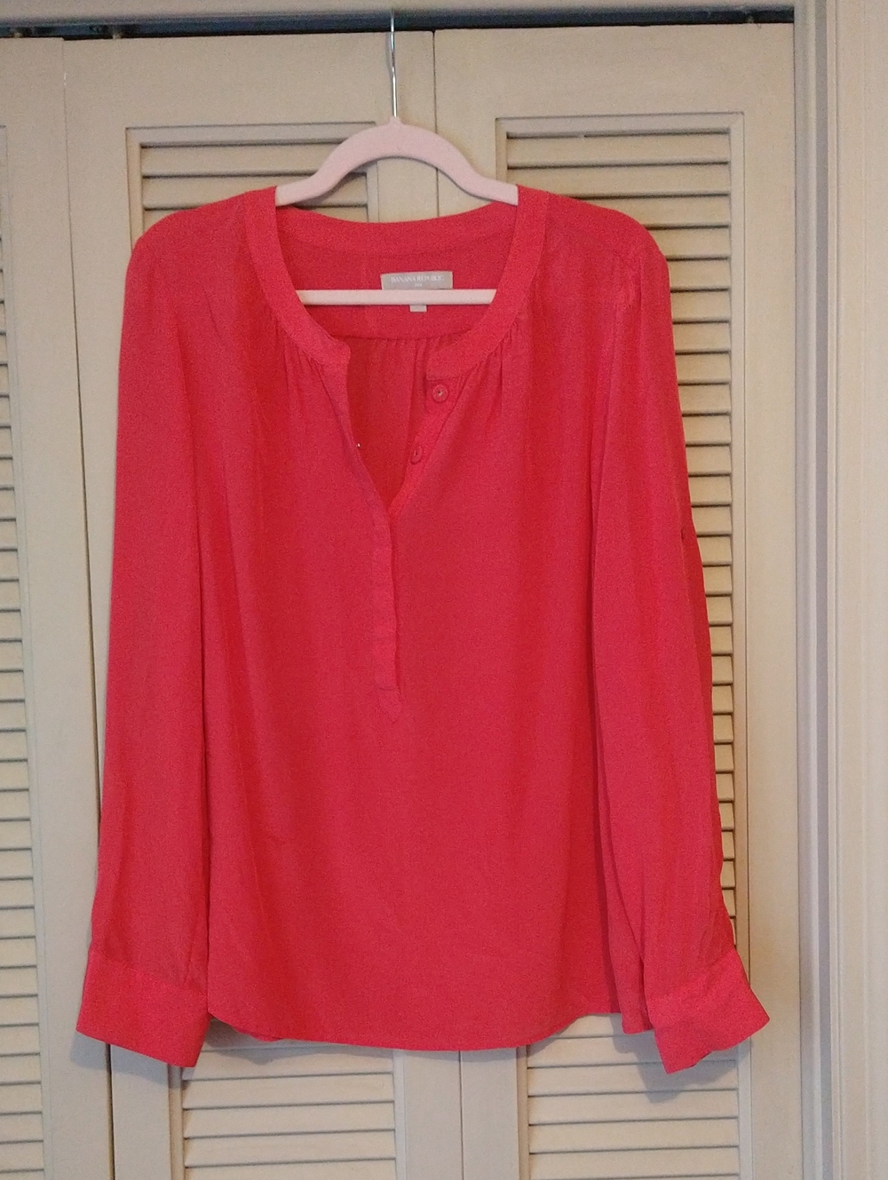 Banana Republic Silk Coral Pink Long-Sleeve Henley Blouse-Size L